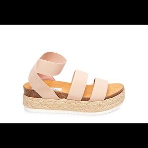 Steve Madden Platform Sandal in Kimmie Blush Size6